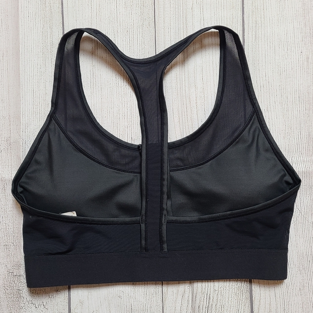 BROOKS *NWOT* SIZE L. Sports Bra